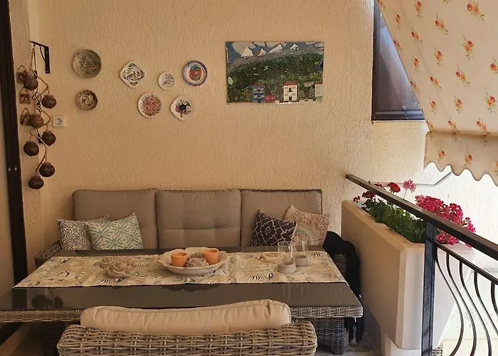 Quiet Ap 15'walk From Historical Old Town شقة نافبليو