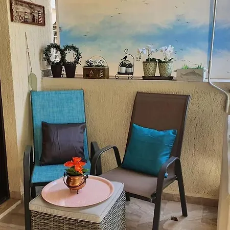 Quiet Ap 15'walk From Historical Old Town 아파트