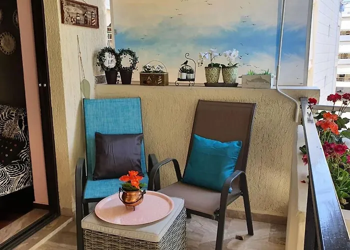 Quiet Ap 15'walk From Historical Old Town Lägenhet